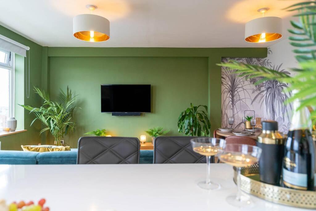 Lovely Apartment With Spectacular Views & Free Parking Hove Esterno foto